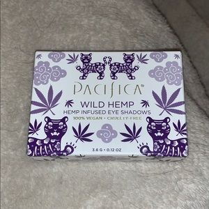 Small eyeshadow pallet